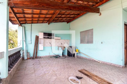 Varanda e Área de Serviço de casa à venda com 8 quartos, 250m² em Jardim Rizzo, Guarulhos