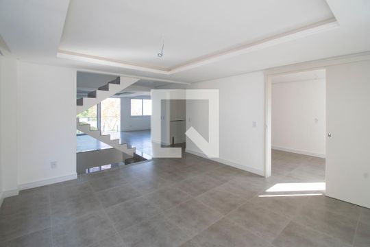 Sala de casa para alugar com 4 quartos, 297m² em Tristeza, Porto Alegre
