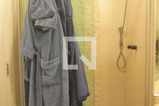 Banheiro de apartamento para alugar com 2 quartos, 51m² em Vila Andrade, São Paulo