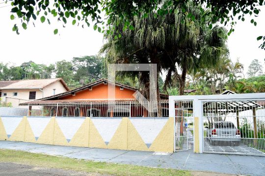 Fachada de casa para alugar com 4 quartos, 337m² em Jardim Pioneira, Cotia