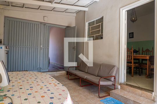 Garagem de casa à venda com 2 quartos, 120m² em Parque Industrial, Campinas