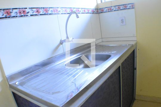 Cozinha de apartamento para alugar com 2 quartos, 53m² em Arraial do Retiro, Salvador