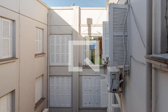 Área interna condomínio de apartamento à venda com 3 quartos, 118m² em São João, Porto Alegre