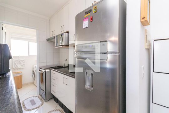 Cozinha de apartamento à venda com 2 quartos, 48m² em Jardim Cotinha, São Paulo