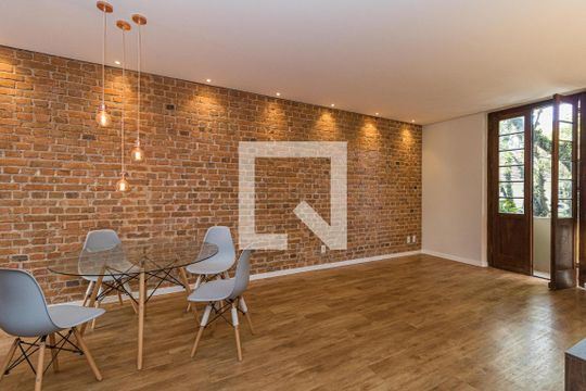 Apartamento para alugar com 2 quartos, 75m² em Moinhos de Vento, Porto Alegre