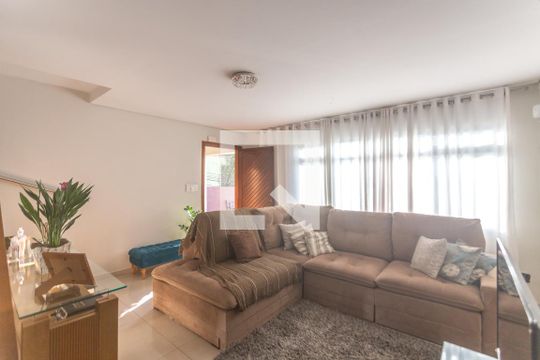 Sala de estar de casa à venda com 4 quartos, 360m² em Jordanópolis, São Bernardo do Campo