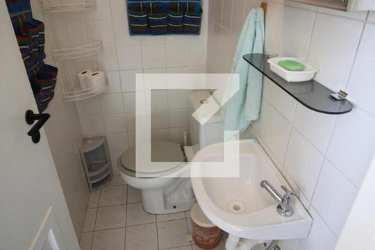 Banheiro de Serviço de apartamento à venda com 3 quartos, 62m² em Socorro, São Paulo