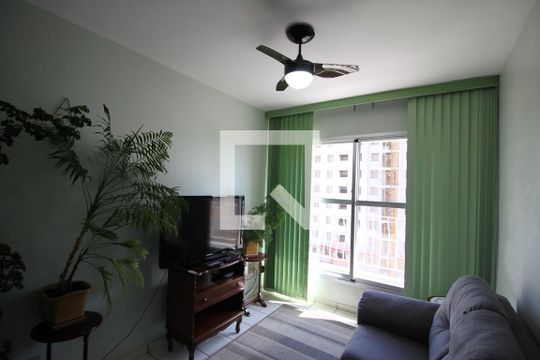 Sala de Estar de apartamento à venda com 3 quartos, 62m² em Socorro, São Paulo