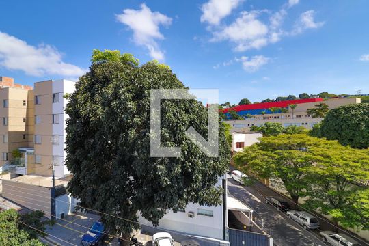 Vista da Sala de apartamento para alugar com 2 quartos, 52m² em Ana Lúcia, Sabará