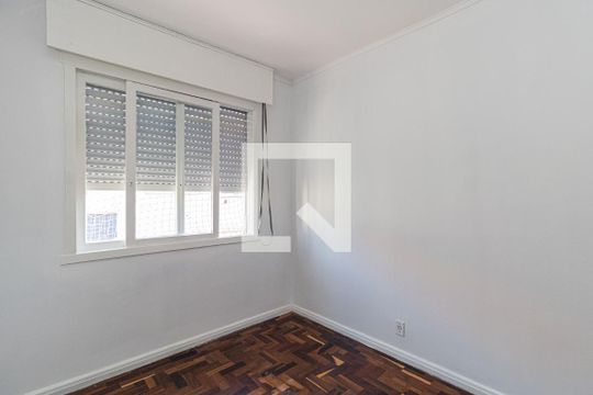 Quarto de apartamento à venda com 1 quarto, 34m² em Passo da Areia, Porto Alegre