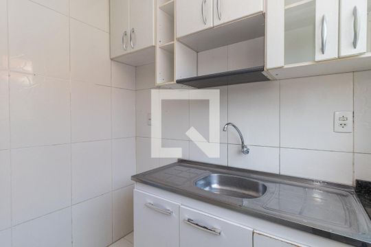 Cozinha de apartamento à venda com 1 quarto, 34m² em Passo da Areia, Porto Alegre