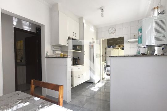 Cozinha de casa à venda com 3 quartos, 200m² em Vila São João, Guarulhos