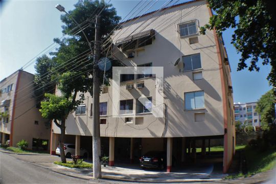 Fachada do bloco de apartamento à venda com 2 quartos, 52m² em Taquara, Rio de Janeiro