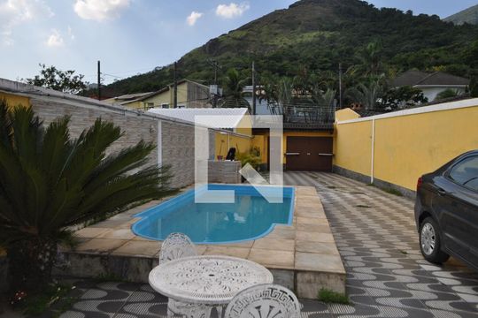 Piscina de casa à venda com 3 quartos, 184m² em Anil, Rio de Janeiro