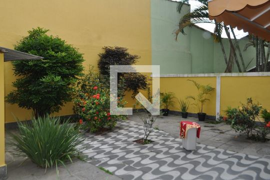 Quintal de casa à venda com 3 quartos, 184m² em Anil, Rio de Janeiro