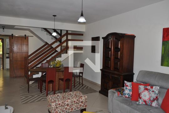 Sala de casa à venda com 3 quartos, 184m² em Anil, Rio de Janeiro