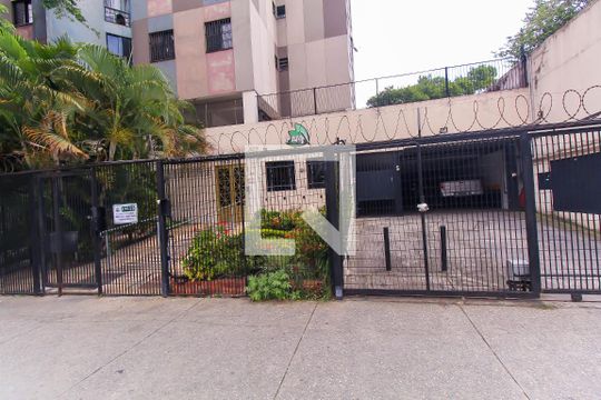 Fachada de apartamento à venda com 2 quartos, 56m² em Canindé, São Paulo