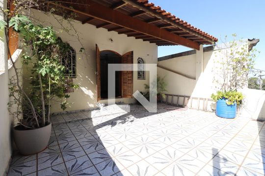 Sacada suite 1 de casa à venda com 3 quartos, 150m² em Jardim Las Vegas, Guarulhos