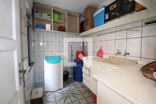 Lavanderia de casa à venda com 3 quartos, 150m² em Jardim Las Vegas, Guarulhos