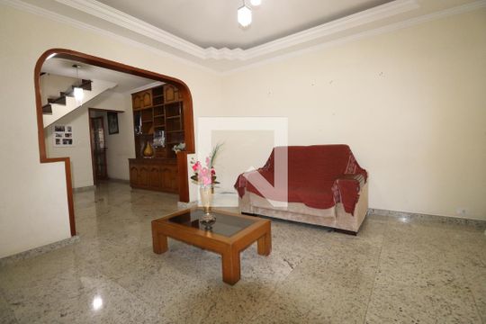 Casa à venda com 3 quartos, 150m² em Jardim Las Vegas, Guarulhos