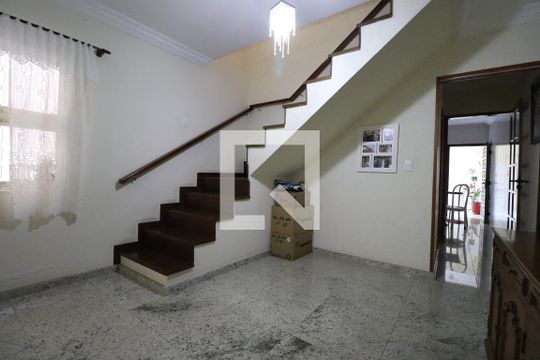 Sala 2 de casa à venda com 3 quartos, 150m² em Jardim Las Vegas, Guarulhos