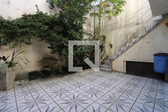 Quintal de casa à venda com 3 quartos, 150m² em Jardim Las Vegas, Guarulhos