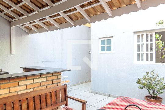 Quintal de casa para alugar com 4 quartos, 120m² em Jardim Wallace Simonsen, São Bernardo do Campo