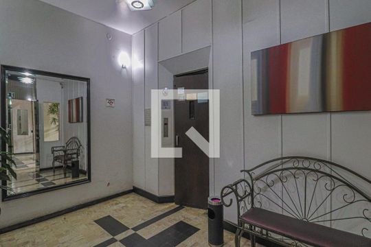 Hall de Entrada de apartamento para alugar com 3 quartos, 120m² em Centro, Belo Horizonte