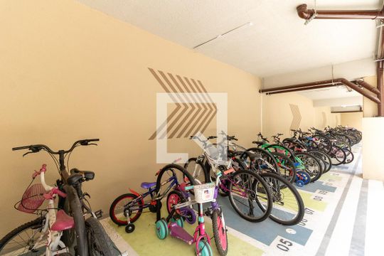 Bicicletário de apartamento à venda com 2 quartos, 42m² em Jardim São Savério, São Paulo
