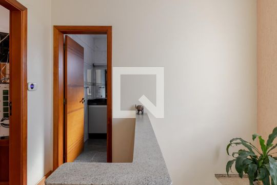 Corredor  de casa para alugar com 3 quartos, 200m² em Vila Gumercindo, São Paulo