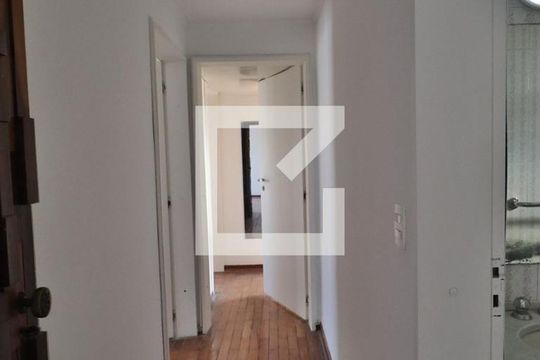 Corredor de apartamento à venda com 3 quartos, 150m² em Pinheiros, São Paulo
