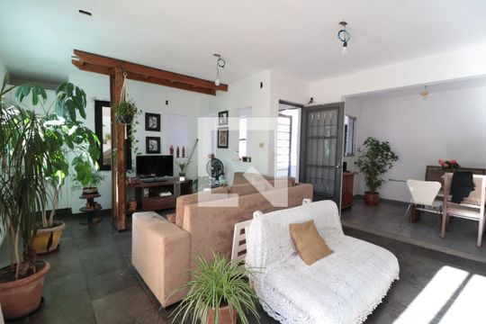 Casa à venda com 3 quartos, 350m² em Vila Matilde, São Paulo