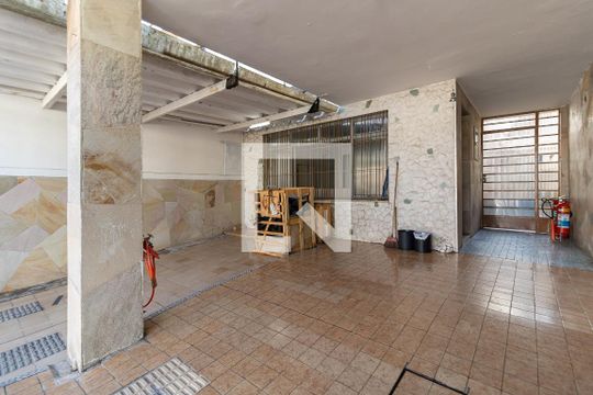Garagem de casa à venda com 2 quartos, 148m² em Jardim Patente Novo , São Paulo
