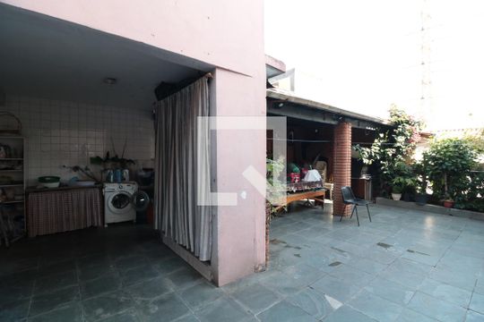 Quintal de casa à venda com 2 quartos, 200m² em Cidade Mãe do Céu, São Paulo