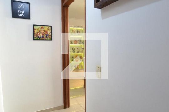 Corredor de apartamento à venda com 1 quarto, 74m² em Centro Histórico, Porto Alegre