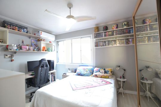 Quarto  de apartamento à venda com 1 quarto, 74m² em Centro Histórico, Porto Alegre