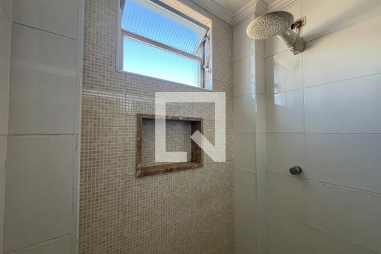 Banheiro de apartamento para alugar com 2 quartos, 129m² em Ponta da Praia, Santos