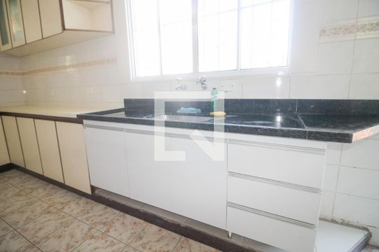 Cozinha de casa à venda com 4 quartos, 288m² em Vila Luzita, Santo André