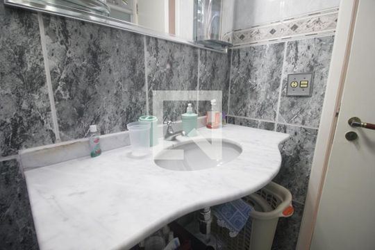Casa à venda com 2 quartos, 98m² em Jardim Taboão, São Paulo