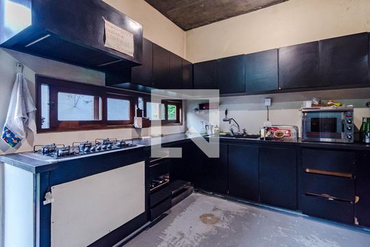 Cozinha de casa à venda com 5 quartos, 331m² em Alto de Pinheiros, São Paulo