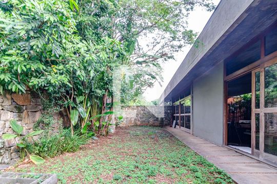Jardim de casa à venda com 5 quartos, 331m² em Alto de Pinheiros, São Paulo