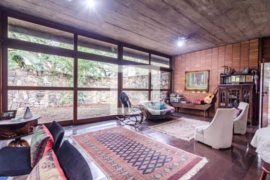 Sala de casa à venda com 5 quartos, 331m² em Alto de Pinheiros, São Paulo