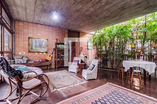 Sala de casa à venda com 5 quartos, 331m² em Alto de Pinheiros, São Paulo