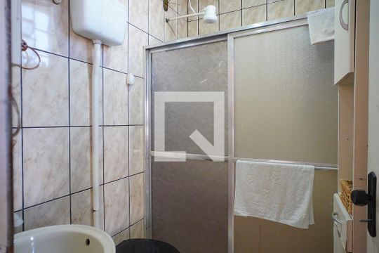 Banheiro 2 de casa à venda com 3 quartos, 240m² em Sarandi, Porto Alegre