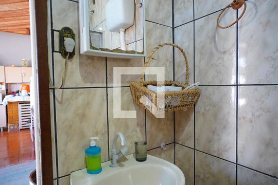 Banheiro 2 de casa à venda com 3 quartos, 240m² em Sarandi, Porto Alegre