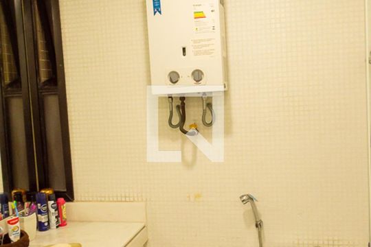 Banheiro Social de apartamento para alugar com 3 quartos, 140m² em Barra da Tijuca, Rio de Janeiro
