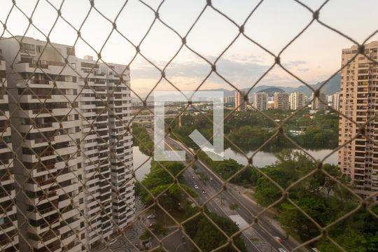Vista do Quarto 1 de apartamento para alugar com 3 quartos, 140m² em Barra da Tijuca, Rio de Janeiro