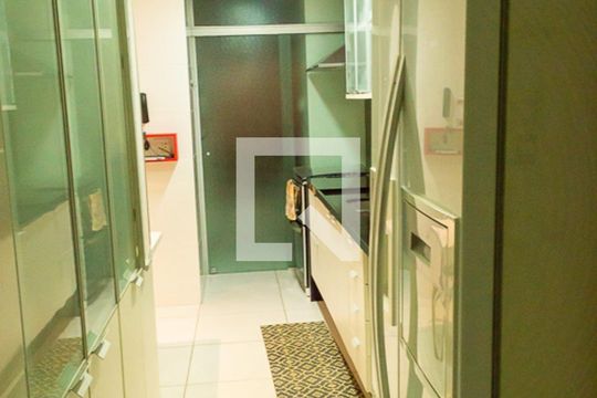 Cozinha de apartamento para alugar com 3 quartos, 140m² em Barra da Tijuca, Rio de Janeiro