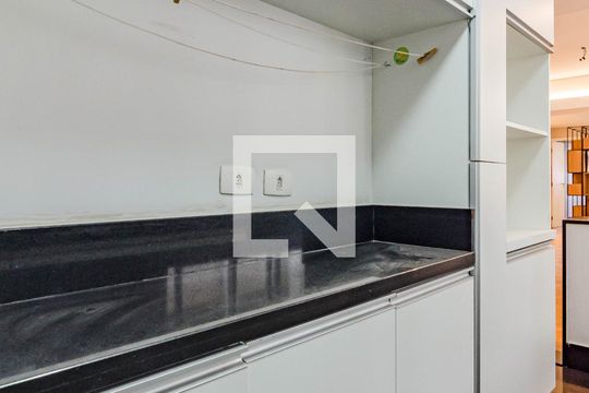 Cozinha de apartamento à venda com 2 quartos, 84m² em Cerqueira César, São Paulo