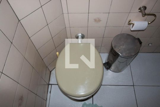 Casa 1 - Banheiro de casa para alugar com 5 quartos, 300m² em Jardim Piratininga, São Paulo